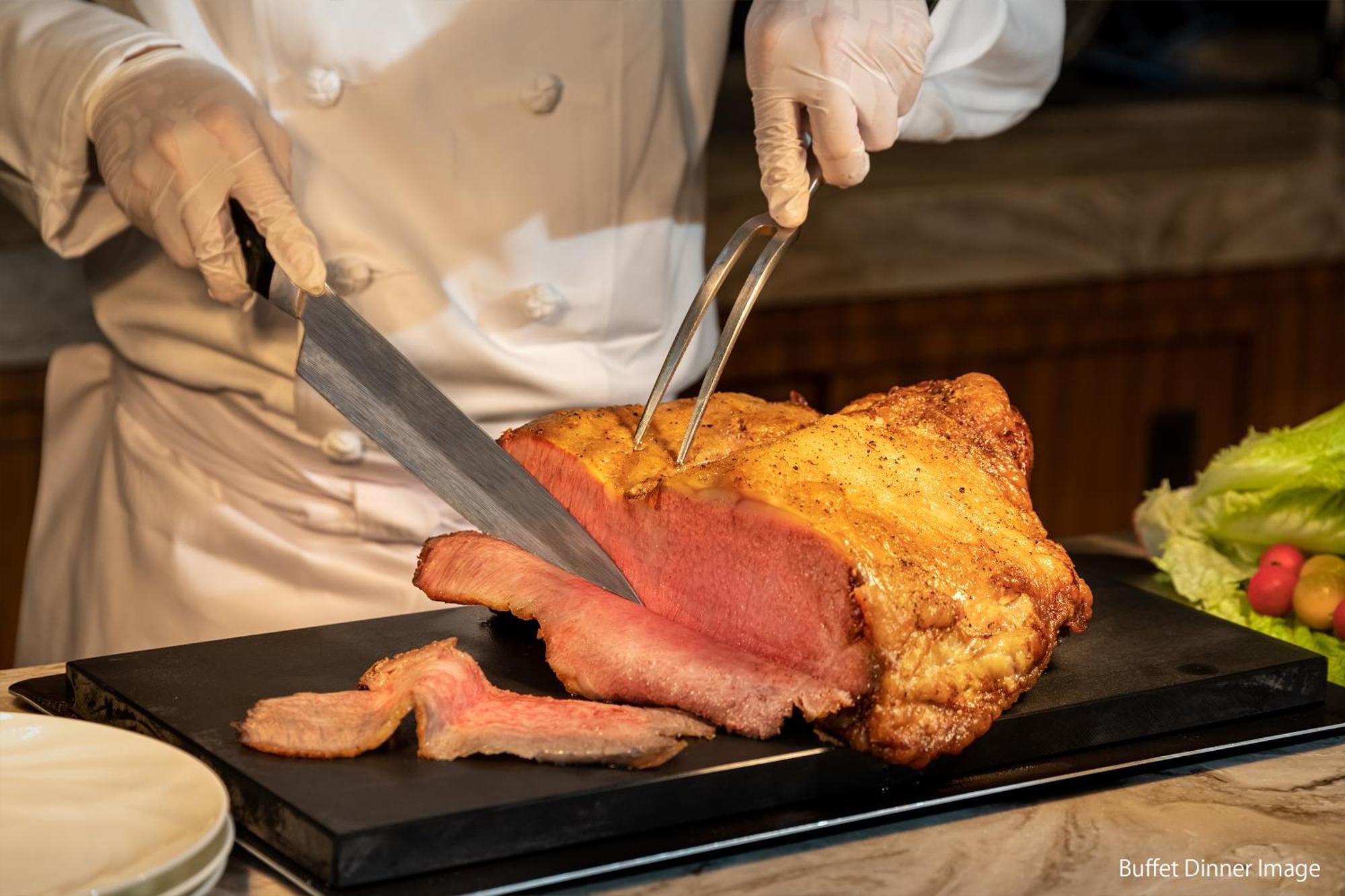 Hida Takayama Onsen Takayama Green Hotel - Keio Group Hotels - Εξωτερικό φωτογραφία A chef carving a roast